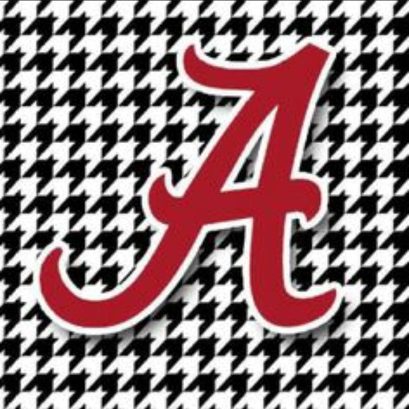 Profile Picture of Angie Grounds (@angiegrounds) on Poshmark