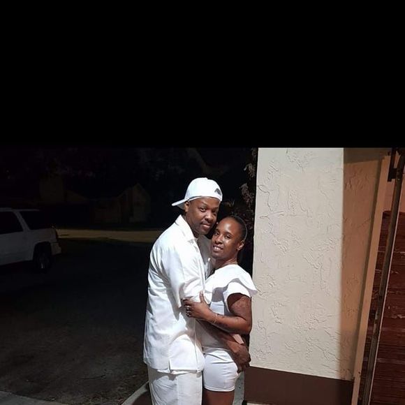 Profile Picture of Arthur Godbee (@tweet_mia_305) on Poshmark