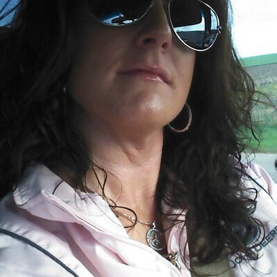 Profile Picture of Lori  Firebaugh (@pinksummerjd) on Twitter
