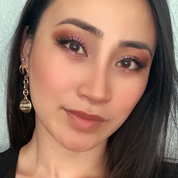 Profile Picture of Jessica Dinh (@jessicadinh) on Poshmark