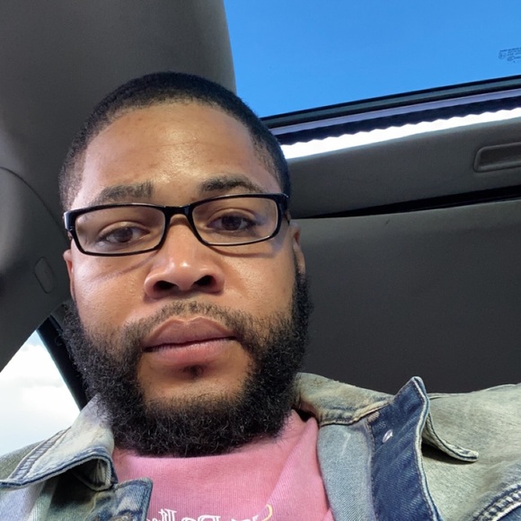 Profile Picture of Dominic Connerly (@gamemarquez) on Poshmark