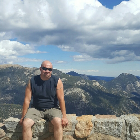 Profile Picture of Scott Cogburn (@scottcogburn) on Poshmark