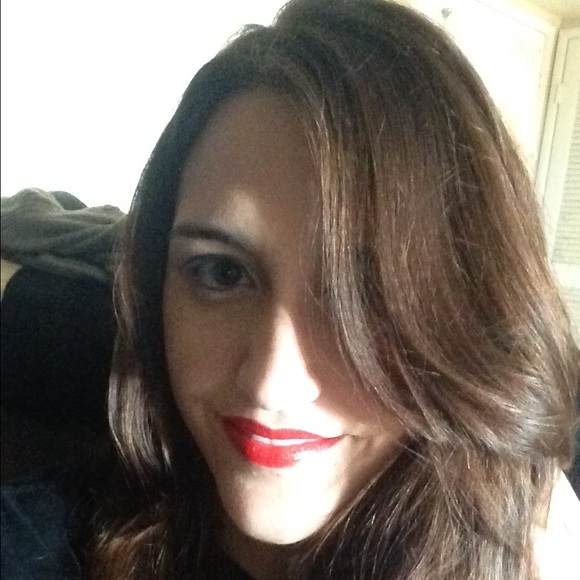 Profile Picture of Crystal Pollard (@cdpbme) on Poshmark