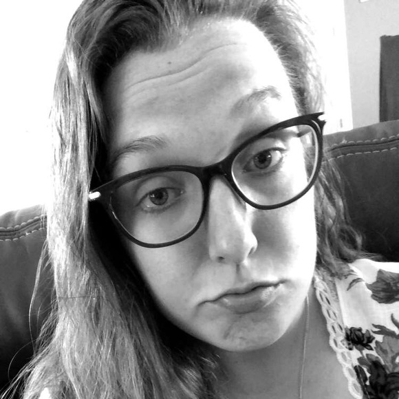 Profile Picture of Cassandra Mcculloch (@cbmccull) on Poshmark