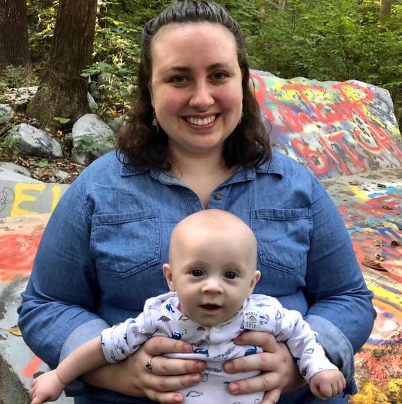 Profile Picture of Jewell Lessig (@rocheau2) on Poshmark
