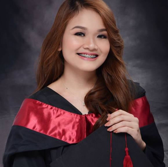 Profile Picture of Ciarra Cantos (@ciarramhay) on Poshmark