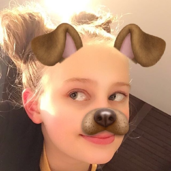 Profile Picture of Carly Lund (@carly116) on Poshmark