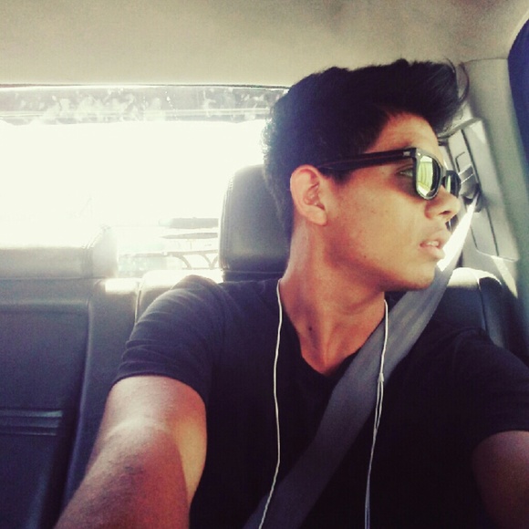 Profile Picture of Jonathan Lucero (@joni262011) on Poshmark