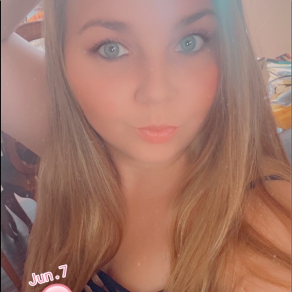 Profile Picture of Kristy Gaines (@kristyg1313) on Poshmark