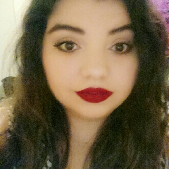 Profile Picture of Paloma Ramirez (@paloma1106) on Poshmark