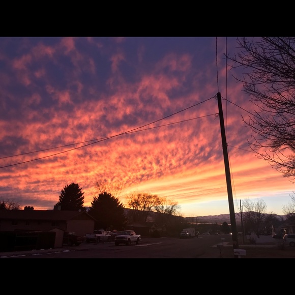 Profile Picture of Ashley Hanseen (@ashleyhanseen) on Poshmark