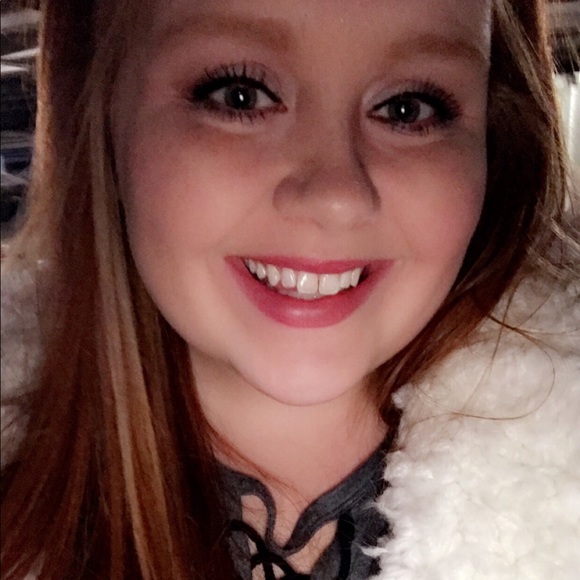 Profile Picture of Rebecca Kindermann (@rkindermann) on Poshmark