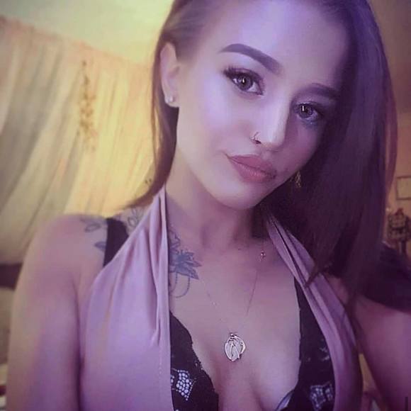 Profile Picture of Crystal Foreman (@crystalforem769) on Poshmark