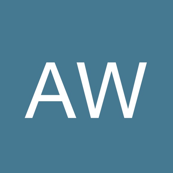 Profile Picture of Amy Wright (@awright8279) on Poshmark