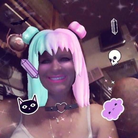 Profile Picture of Renee Bailey (@reneebailey400) on Poshmark