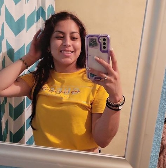 Profile Picture of Jamileth Sandoval (@jamilethsandova) on Poshmark