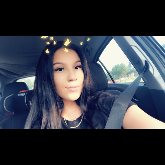 Profile Picture of Rebeca Lara (@rebecal29) on Poshmark