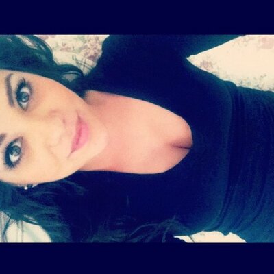 Profile Picture of Angelica Caro (@Angieboo114) on Twitter