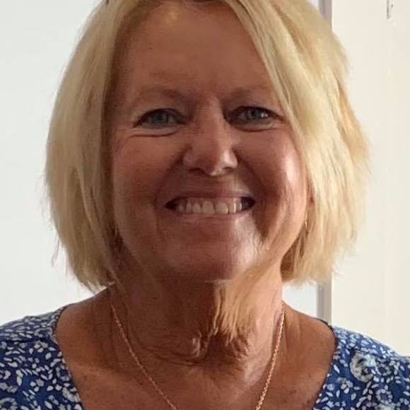 Profile Picture of Beth Higgins (@higgs) on Poshmark