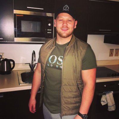 Profile Picture of James (@JamesVern94) on Twitter