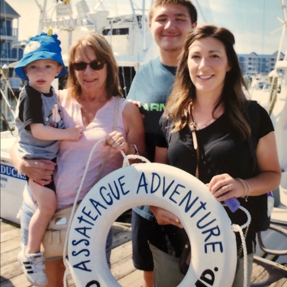 Profile Picture of Terri-jean Walck (@nanateej) on Poshmark