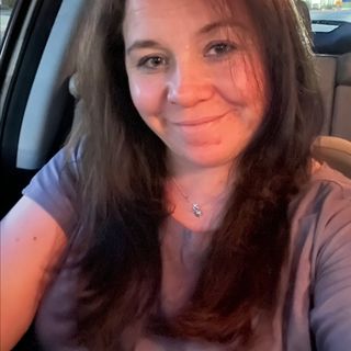 Lindsey Fernald Lindequist - Instagram Profile Picture of Lindsey Fernald Lindequist (@linzlu13) on Instagram