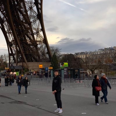 Profile Picture of Praize Azar (@JonathanRaza1) on Twitter