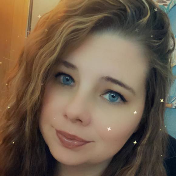 Profile Picture of Staci Moore (@stacilee28) on Poshmark