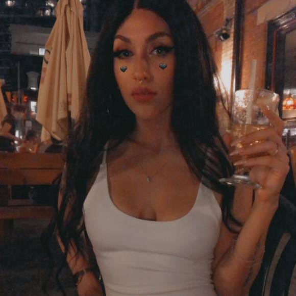 Profile Picture of Denise Bakoussis (@denisebakoussis) on Poshmark