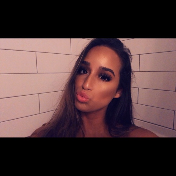 Profile Picture of Victoria Bice (@victoria_bice) on Poshmark