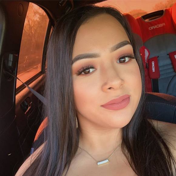 Profile Picture of June Garcia (@juneashlee_95) on Poshmark