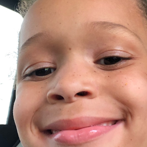 Profile Picture of Jo Parker (@joannparker2001) on Poshmark