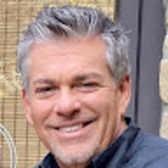 Profile Picture of Bob Matossian (@bobmatossian) on Poshmark