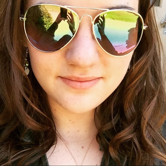 Profile Picture of Shelly Schlupp (@saschlupp) on Poshmark
