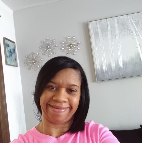 Profile Picture of Yolanda Hernandez (@joshuasantos) on Poshmark