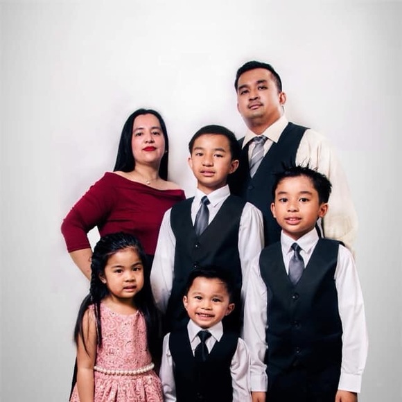 Profile Picture of Alan Apolinario (@squarencompass) on Poshmark