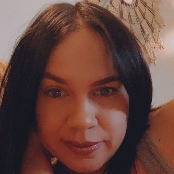 Profile Picture of Jenn Cuffey (@je19nn87) on Poshmark