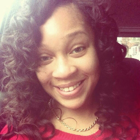 Profile Picture of Alexia Parnell (@justright_lex) on Poshmark