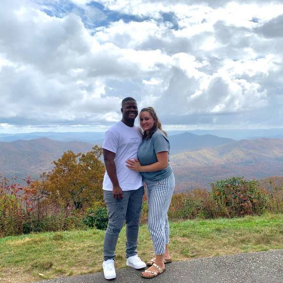 Profile Picture of Caitlyn Argraves (@caitargraves) on Poshmark