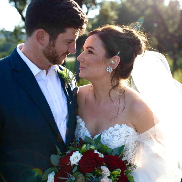 Profile Picture of Courtney Barfoot (@courtleighb) on Poshmark