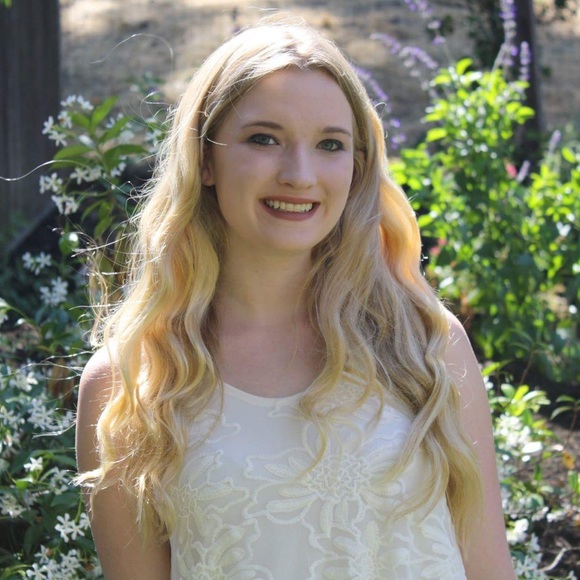 Profile Picture of Emma Rupley (@emmarupley) on Poshmark