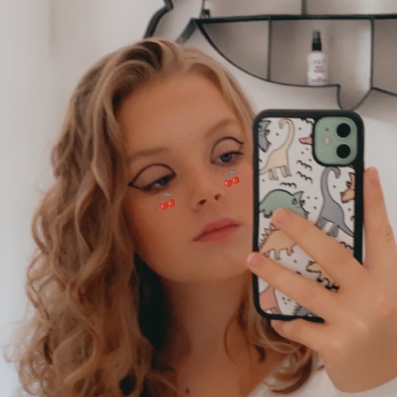Profile Picture of Joelle Richardson (@joellerich) on Poshmark