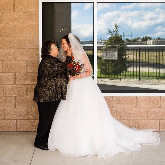 Profile Picture of Danielle Korkosz (@daniellekorkosz) on Poshmark