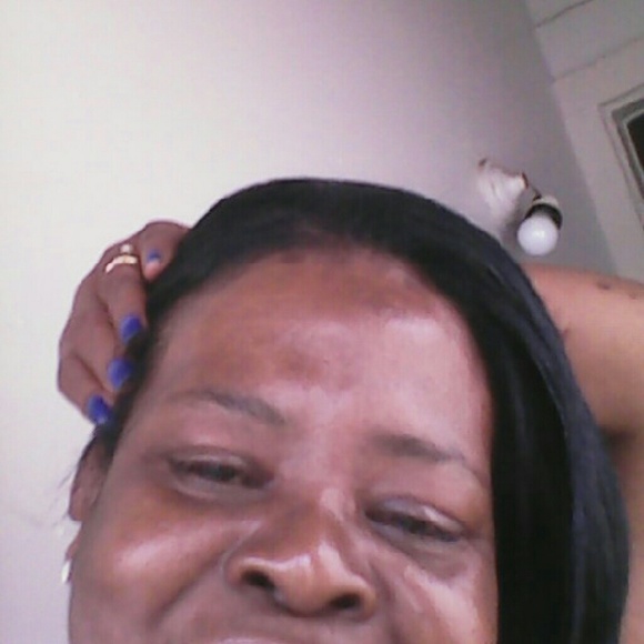 Profile Picture of Cassandra Boone (@59sandrar) on Poshmark