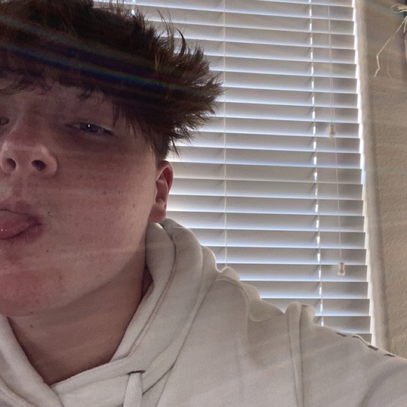 Logan Reedy - Poshmark Profile Picture of Logan Reedy (@logan_reedy) on Poshmark