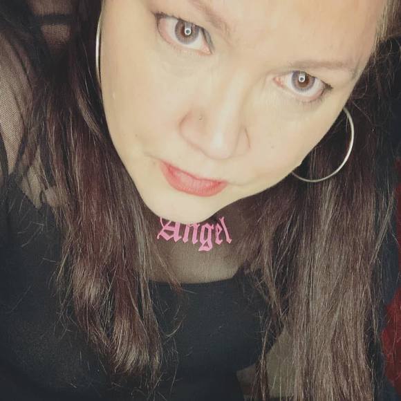 Profile Picture of Lisa Ledesma (@evanole1) on Poshmark