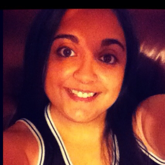 Profile Picture of Amanda Lopez (@alopez89) on Poshmark