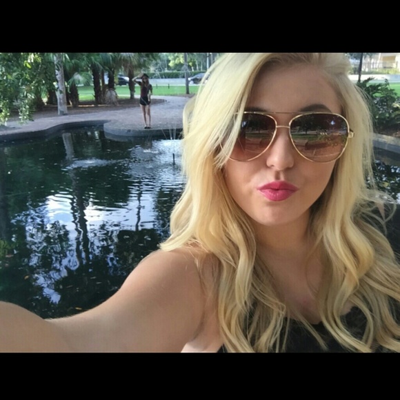 Profile Picture of Breanna Degroot (@degrootbreanna) on Poshmark