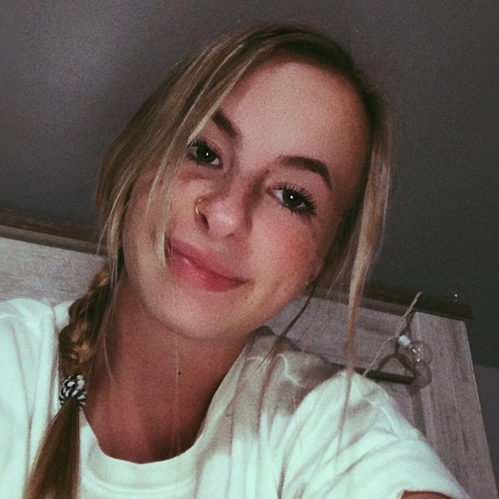 Profile Picture of Tiffany Bott (@tiffanybott) on Tiktok