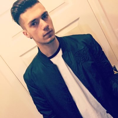 Profile Picture of Dan Doyle (@DoyleyDrums) on Twitter